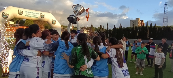 Las sanduceras son monarcas absolutas del futbol femenino de OFI